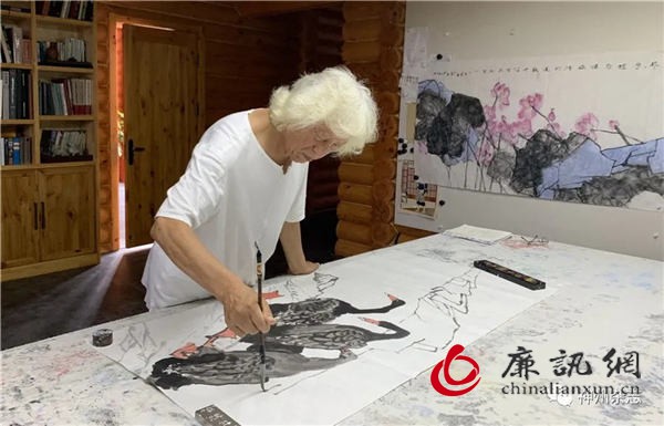 访著名画家江文湛：墨色韵致 花鸟无双